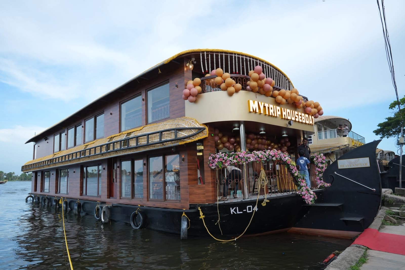 Super Luxury - Kerala Backwaters Experience in Alleppey